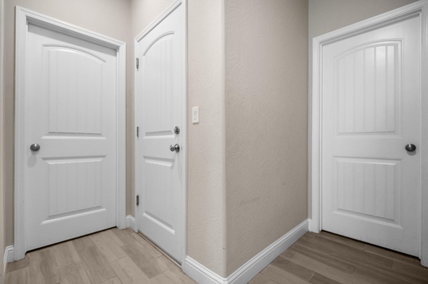 918 S Crumal St, Visalia, CA 93292