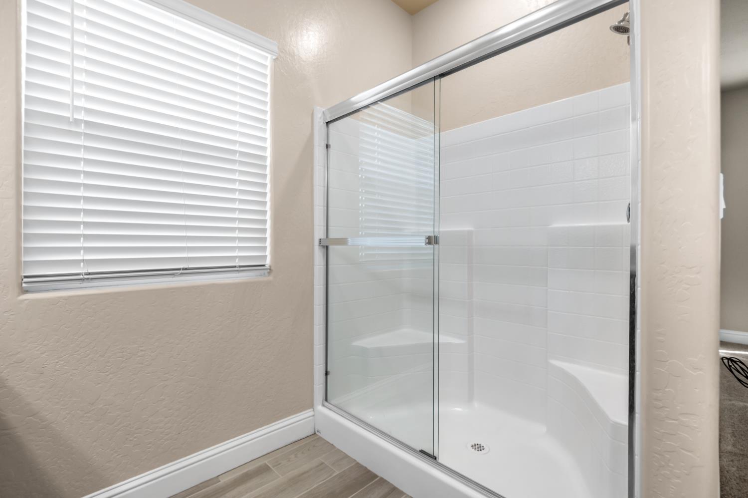 918 S Crumal St, Visalia, CA 93292