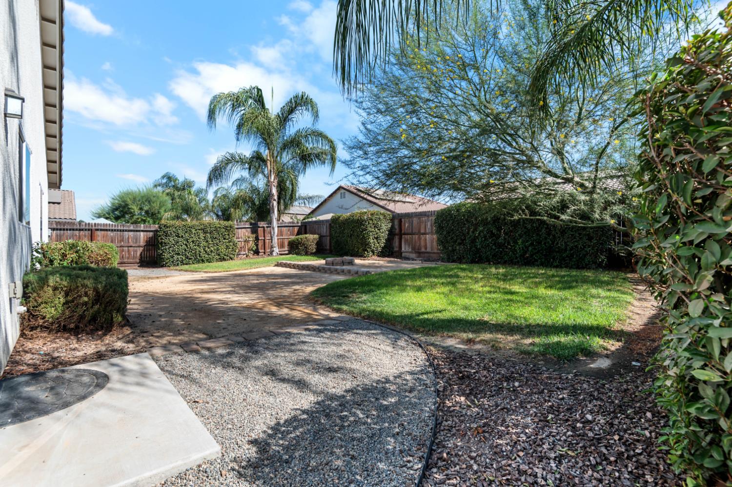 918 S Crumal St, Visalia, CA 93292