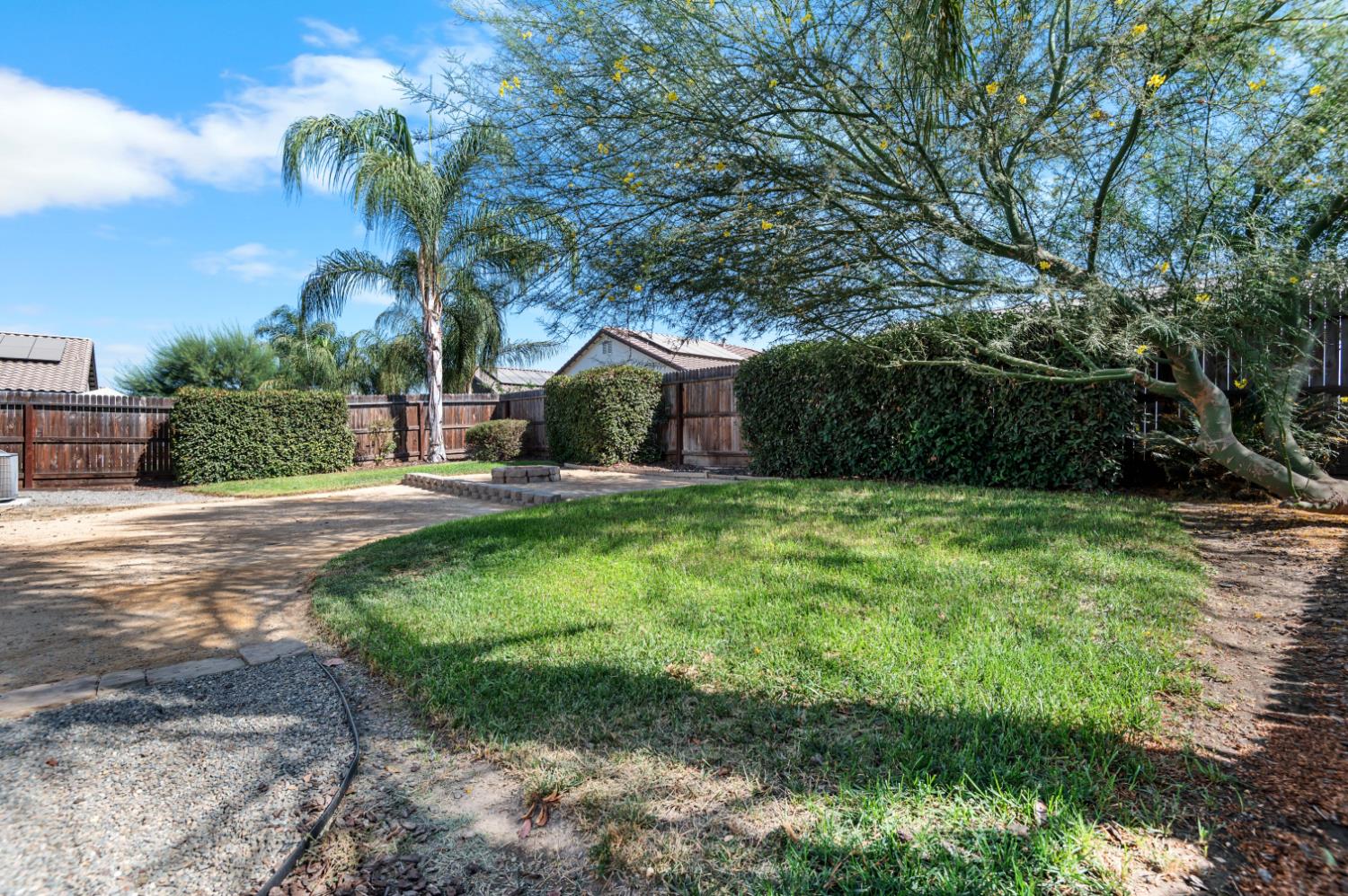 918 S Crumal St, Visalia, CA 93292
