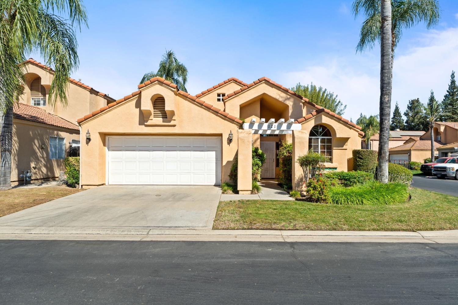 645 E Champlain Dr #121, Fresno, CA 93730