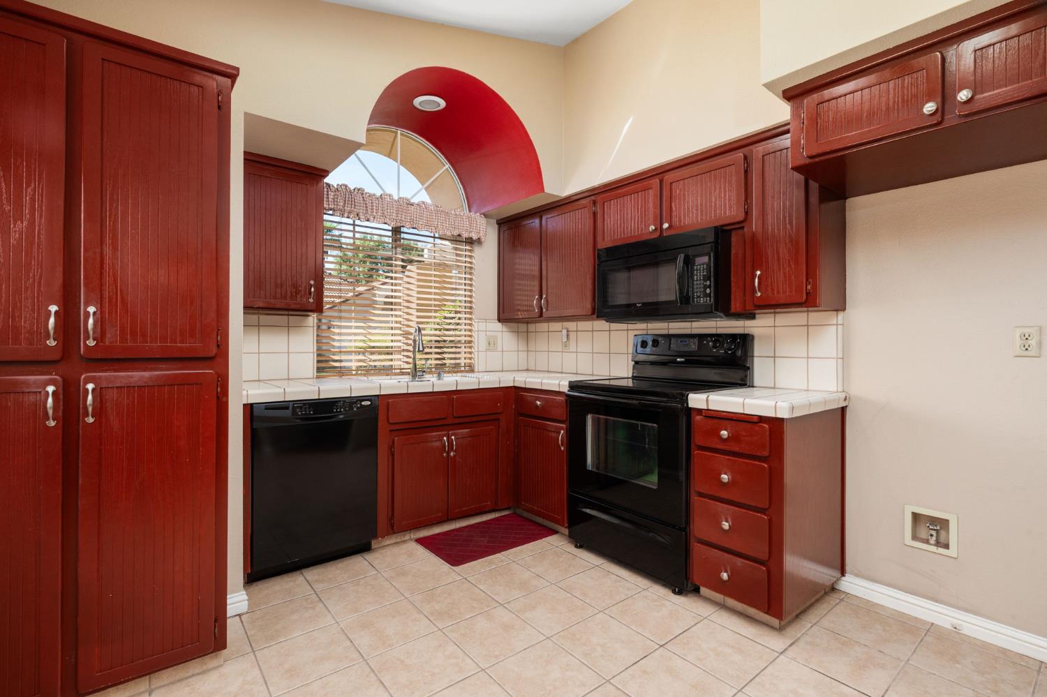 645 E Champlain Dr #121, Fresno, CA 93730