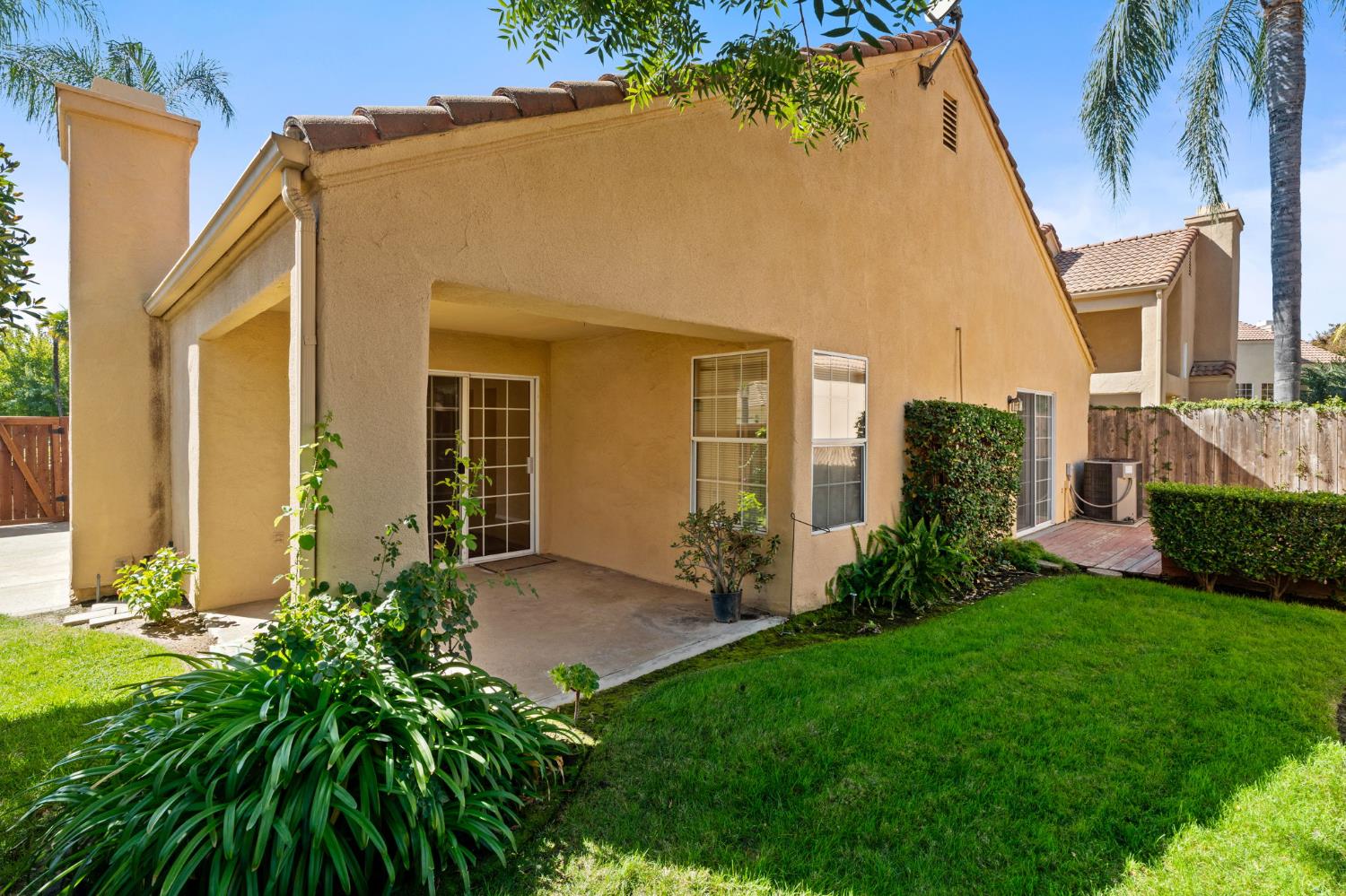 645 E Champlain Dr #121, Fresno, CA 93730