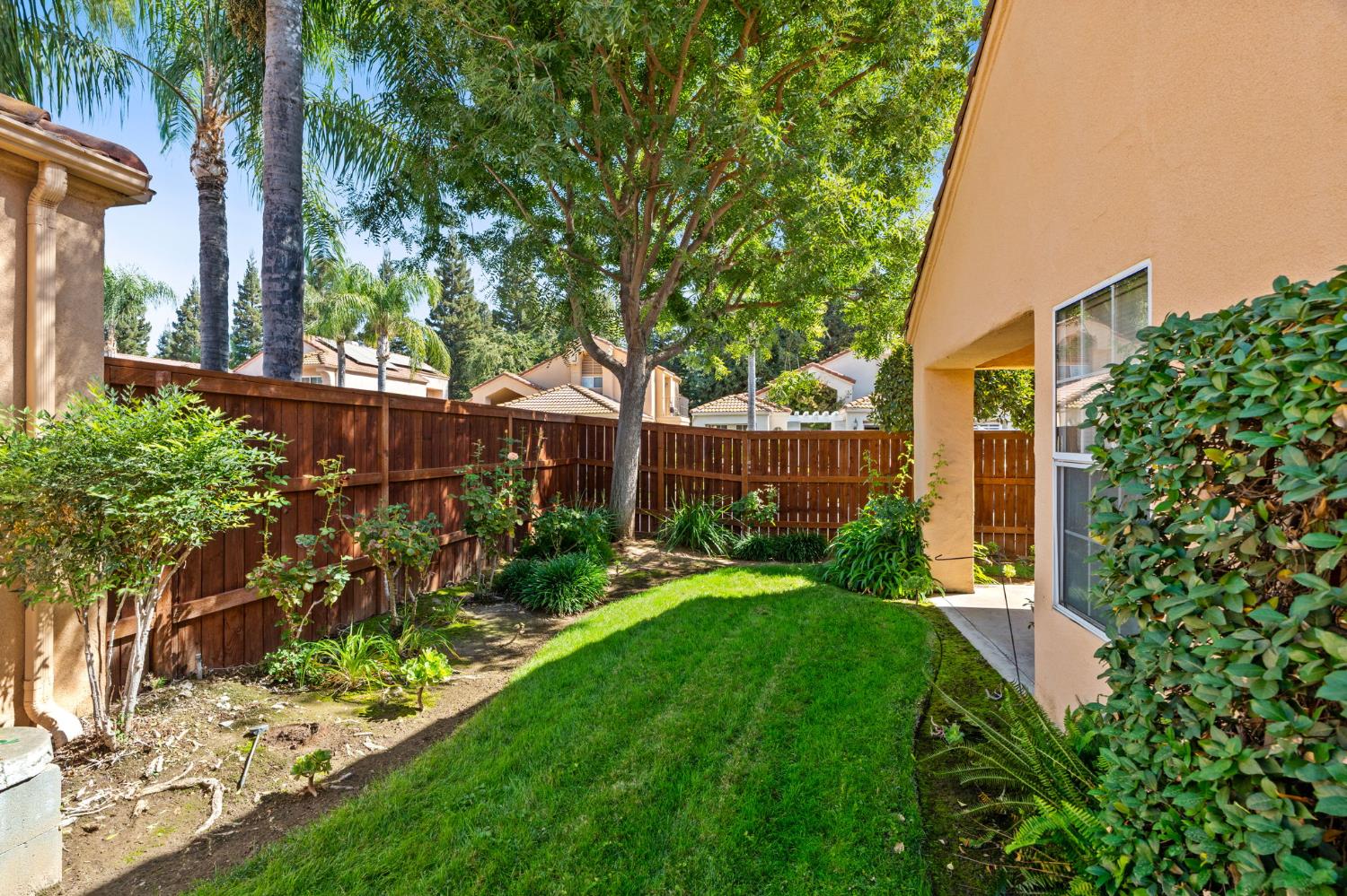 645 E Champlain Dr #121, Fresno, CA 93730
