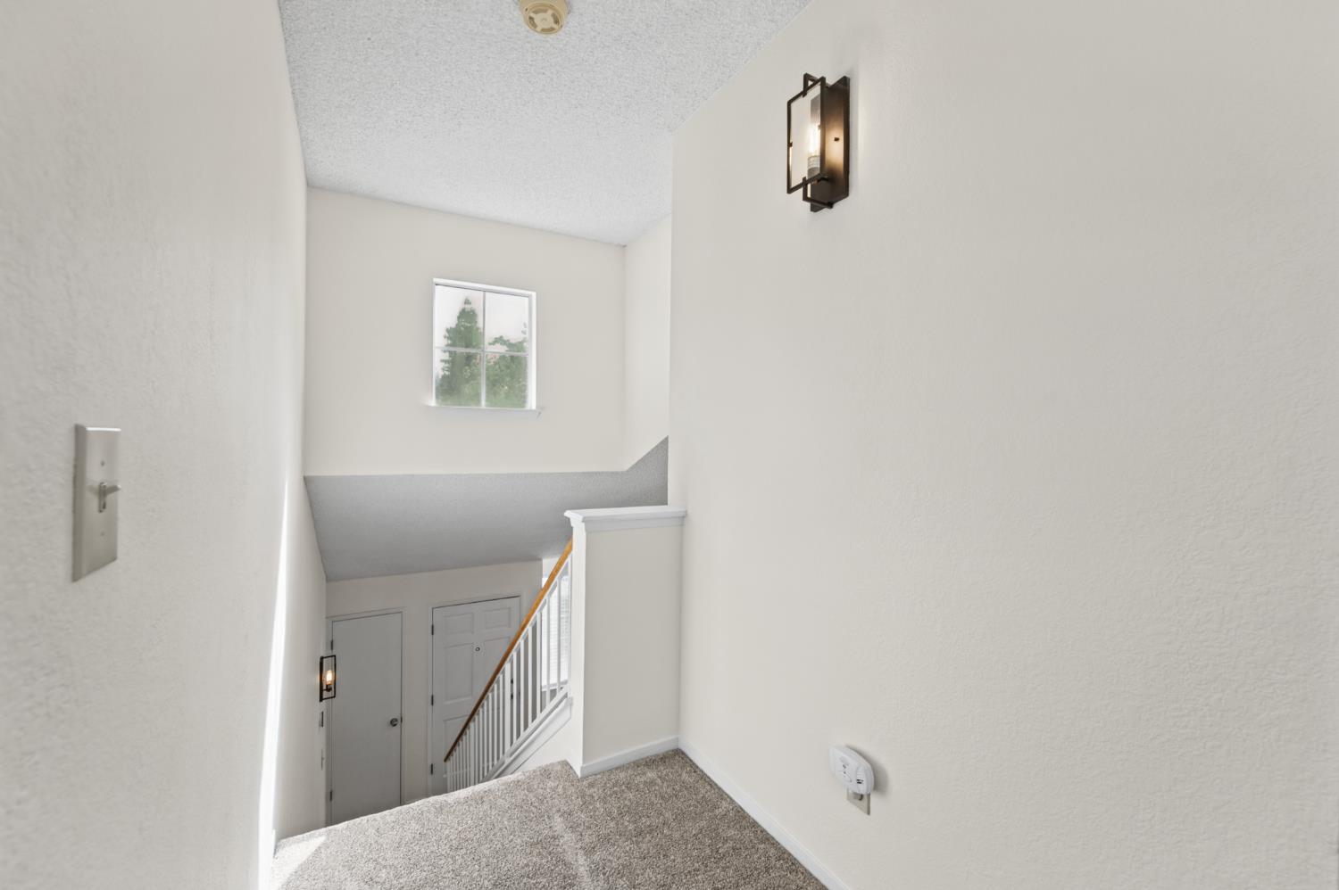 801 E Chickadee Ct, Fresno, CA 93730