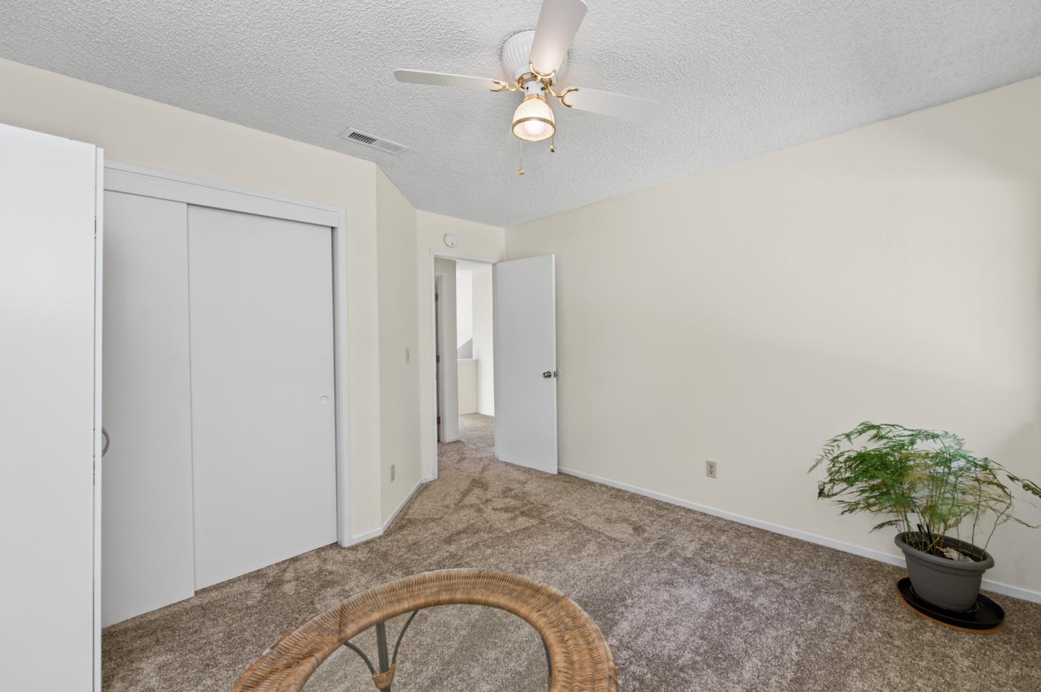 801 E Chickadee Ct, Fresno, CA 93730