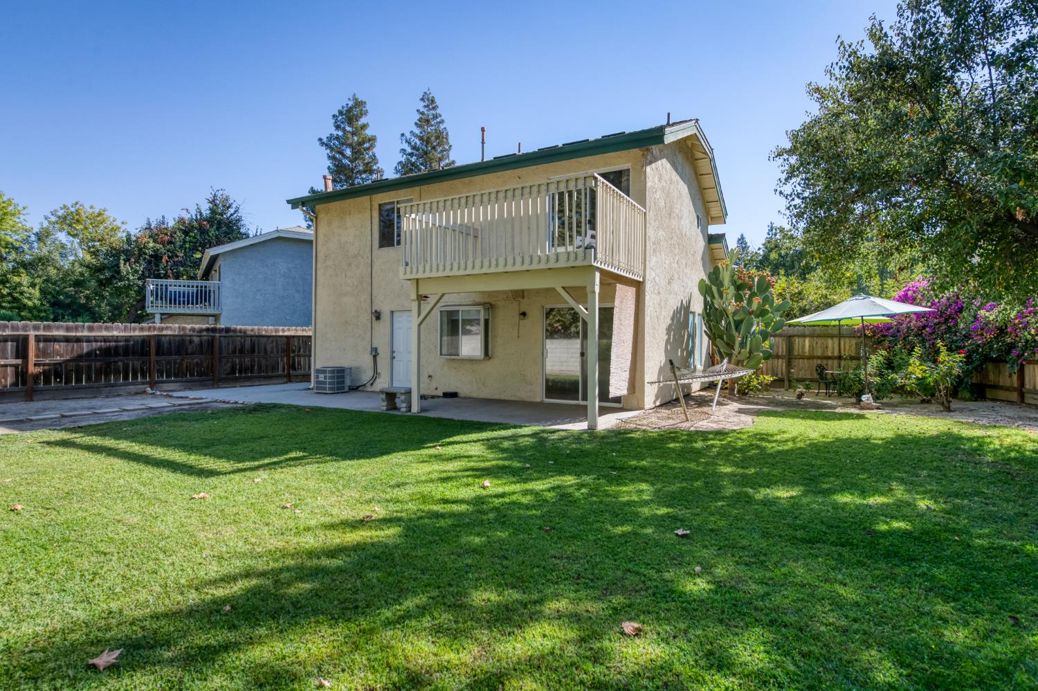 801 E Chickadee Ct, Fresno, CA 93730
