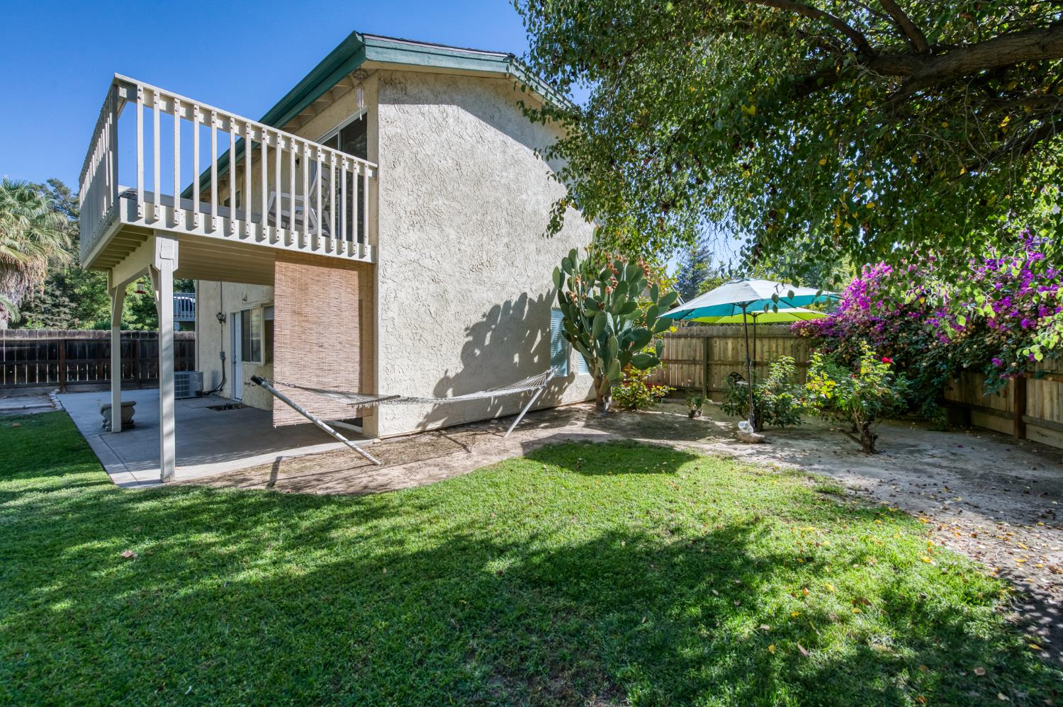 801 E Chickadee Ct, Fresno, CA 93730