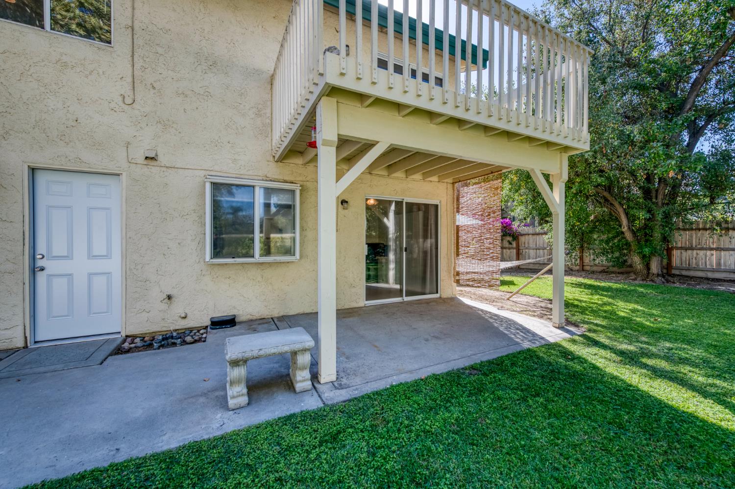 801 E Chickadee Ct, Fresno, CA 93730