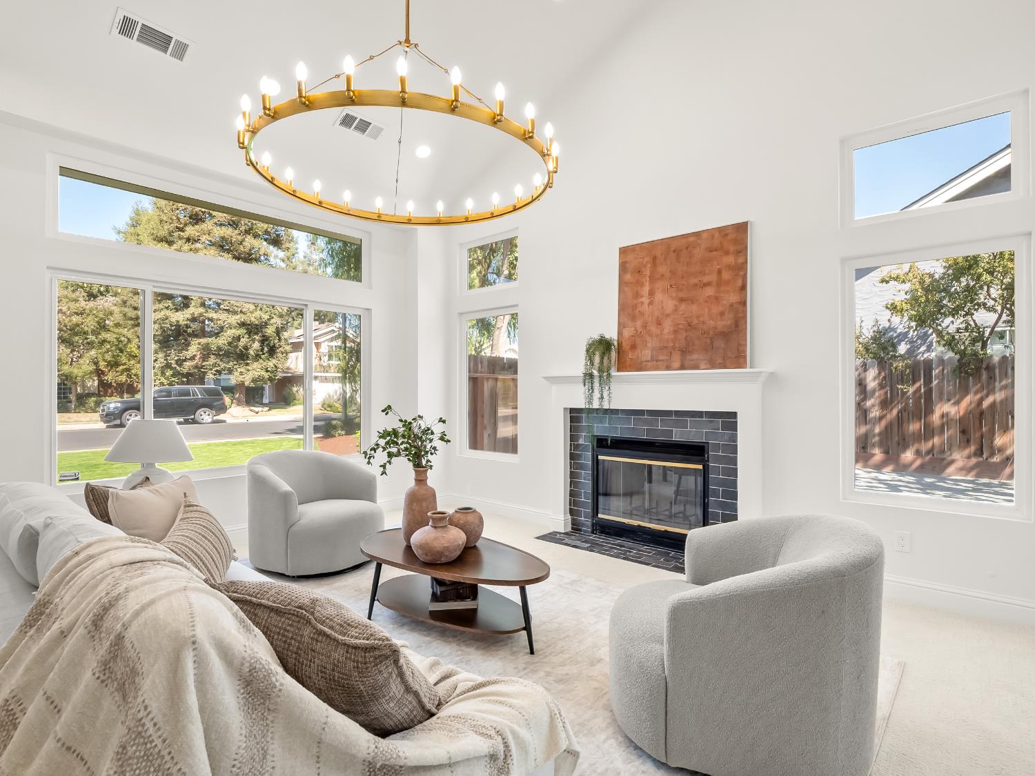 528 W Birch Ave, Clovis, CA 93611