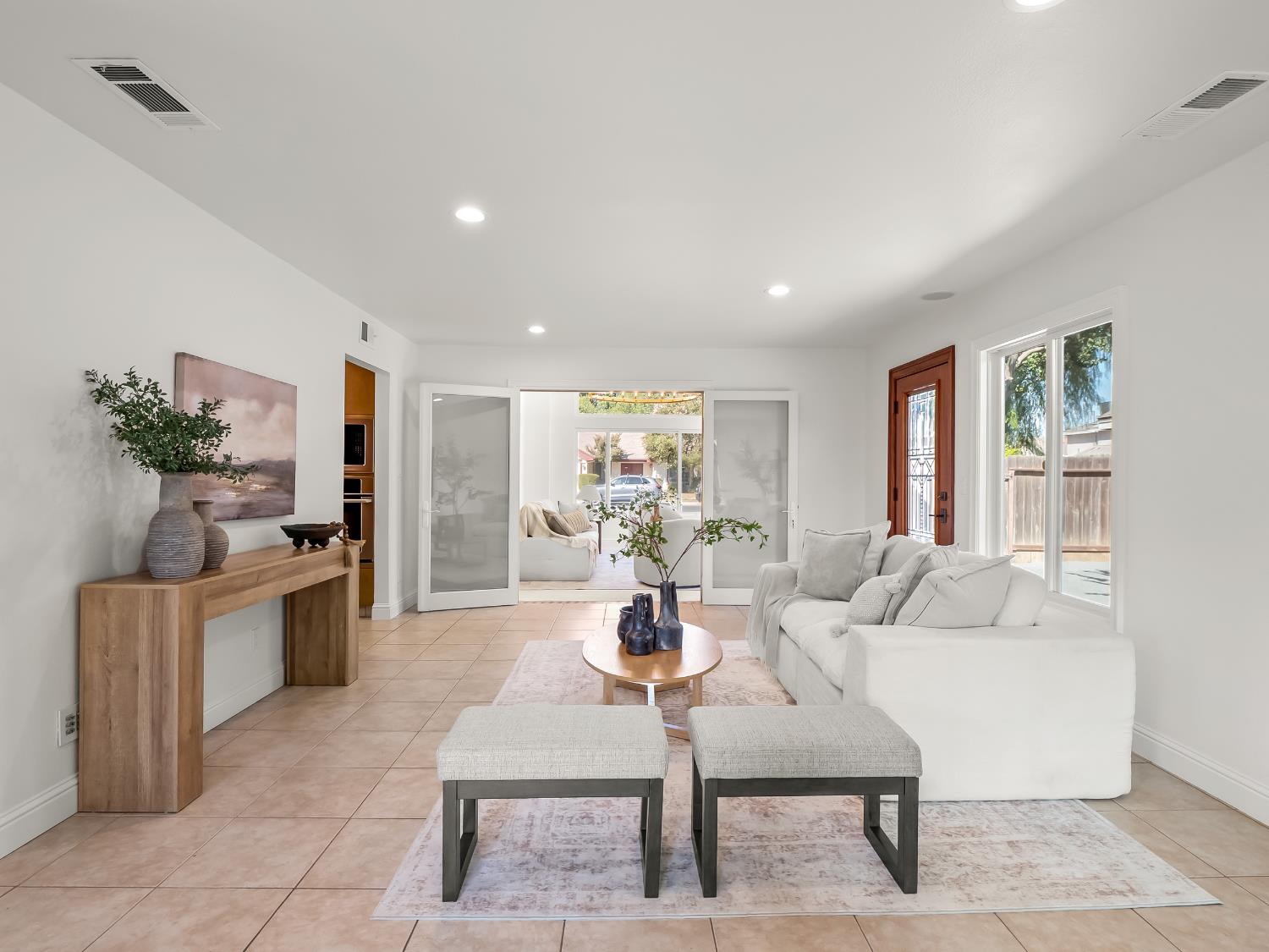 528 W Birch Ave, Clovis, CA 93611
