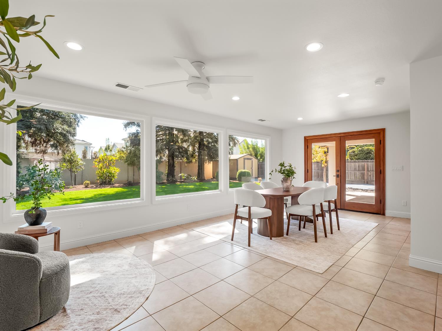 528 W Birch Ave, Clovis, CA 93611