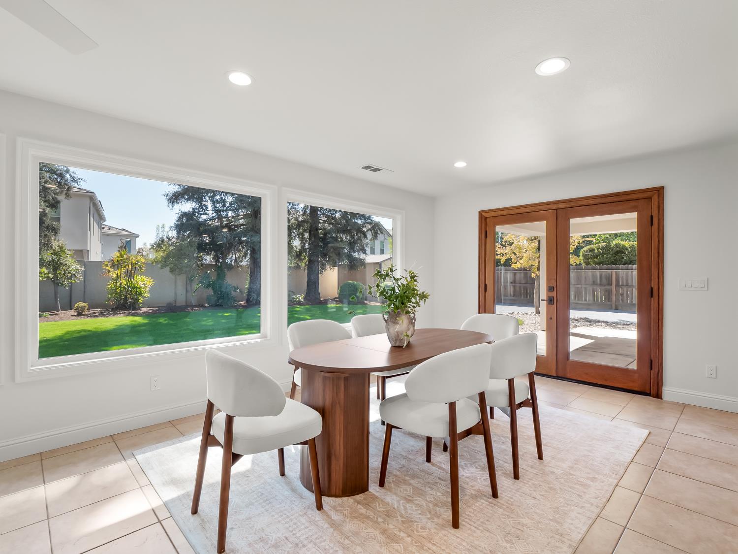 528 W Birch Ave, Clovis, CA 93611