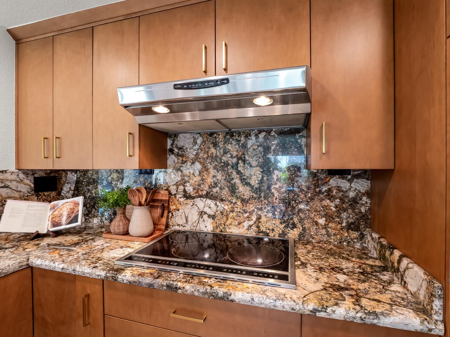 528 W Birch Ave, Clovis, CA 93611