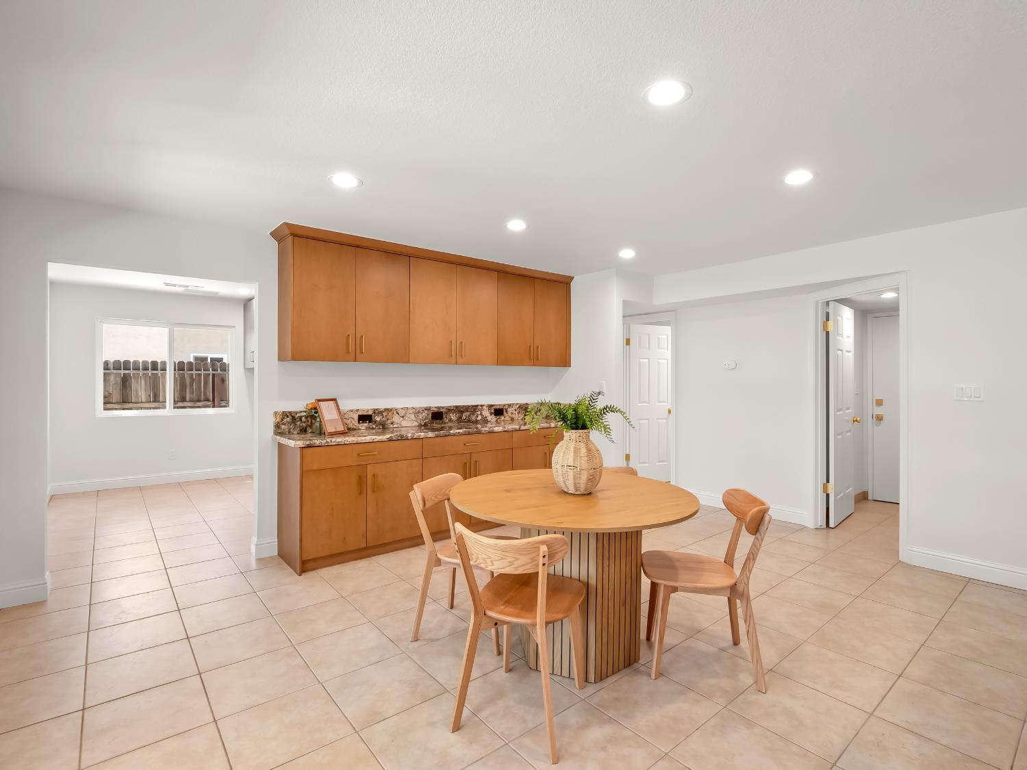 528 W Birch Ave, Clovis, CA 93611