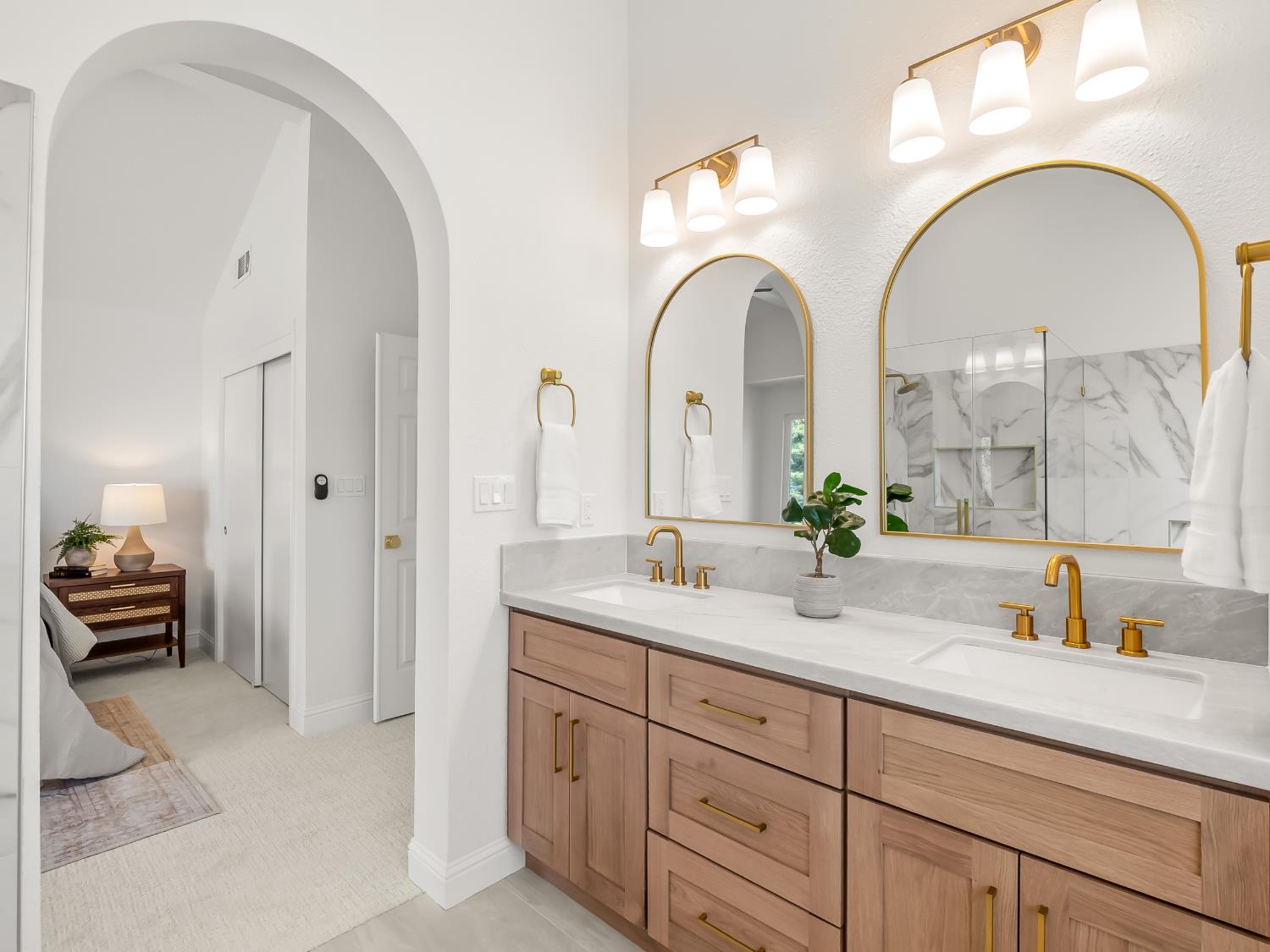 528 W Birch Ave, Clovis, CA 93611
