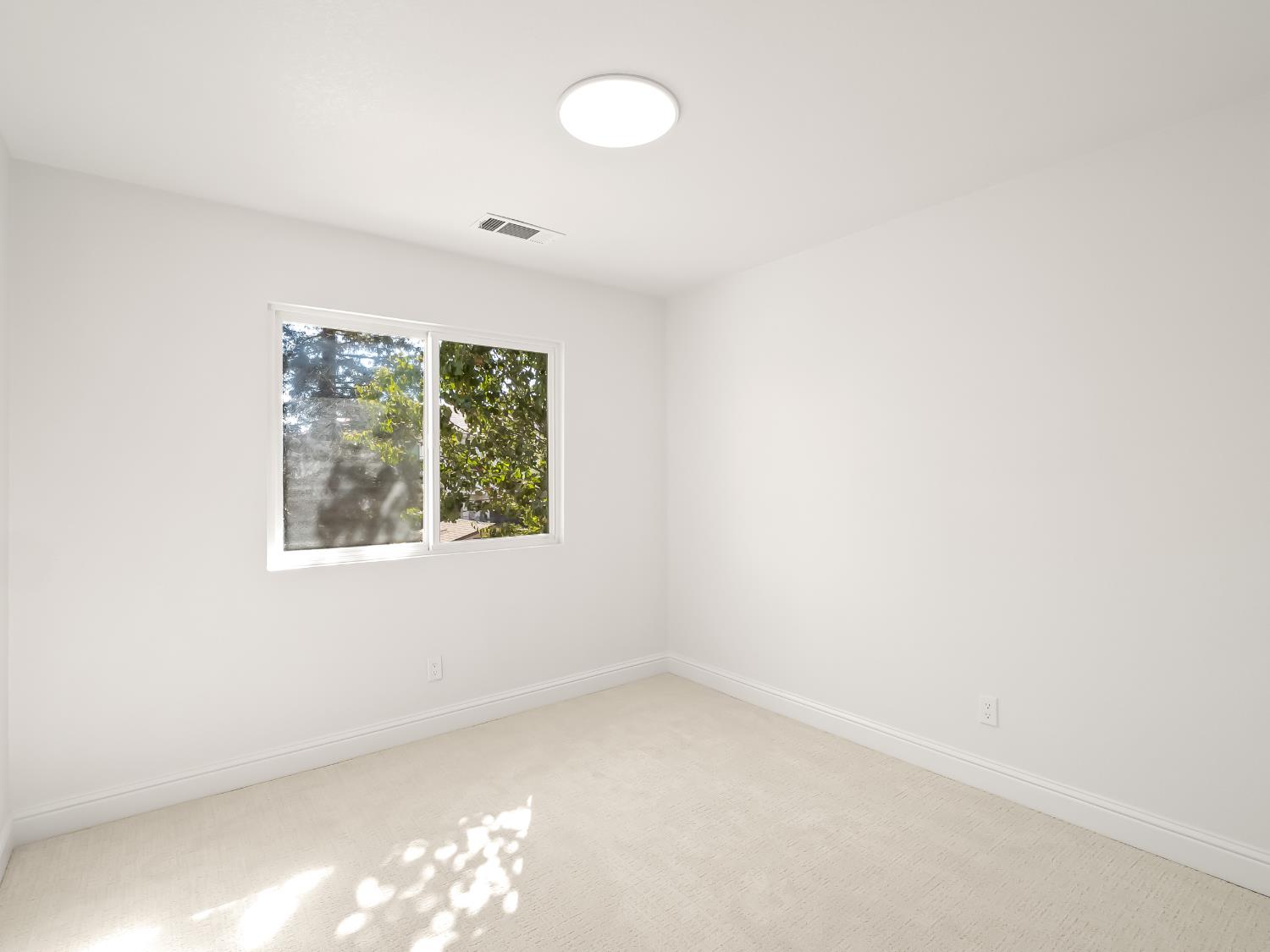 528 W Birch Ave, Clovis, CA 93611