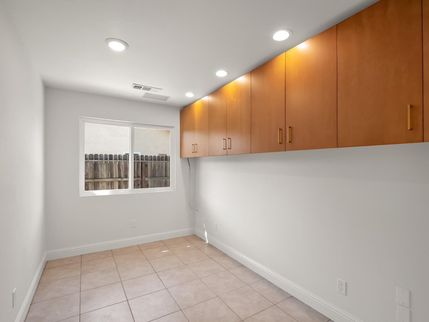 528 W Birch Ave, Clovis, CA 93611