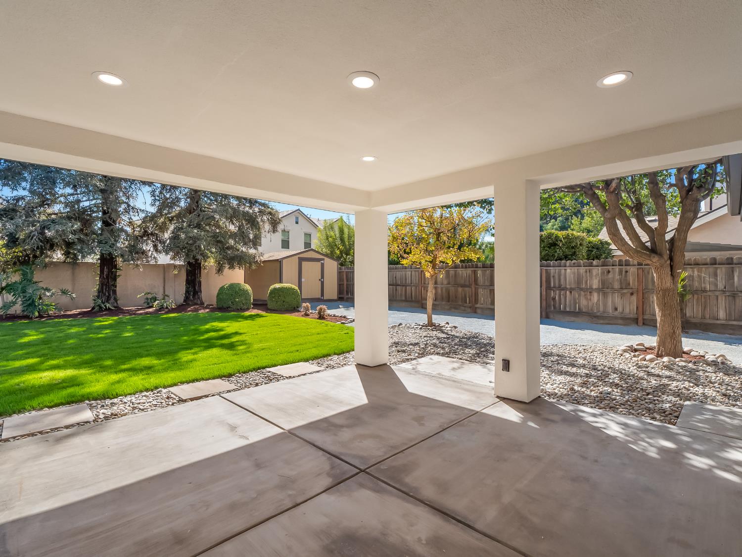 528 W Birch Ave, Clovis, CA 93611