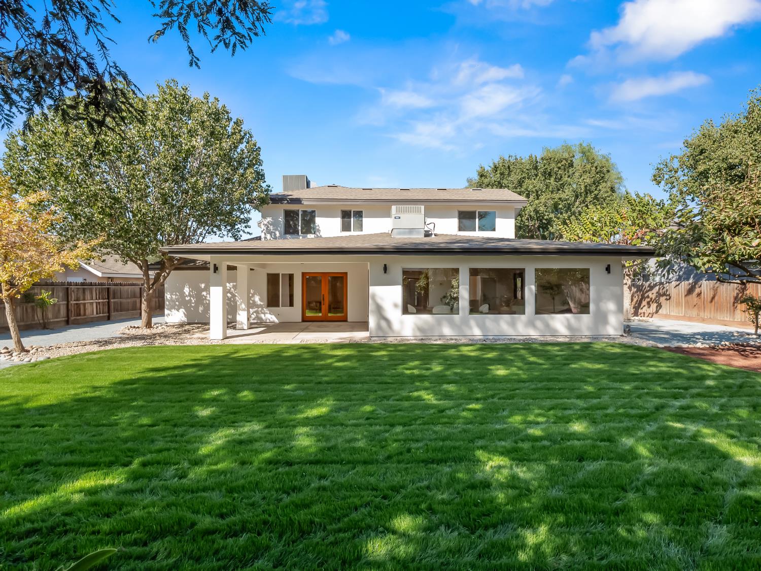 528 W Birch Ave, Clovis, CA 93611