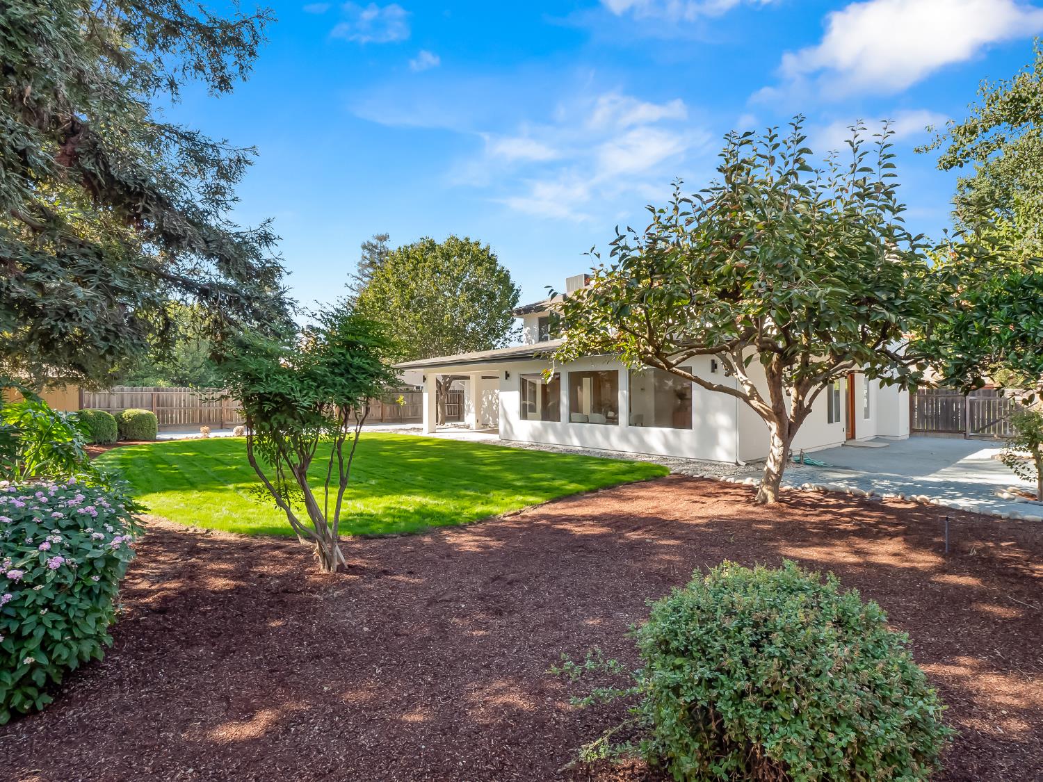 528 W Birch Ave, Clovis, CA 93611