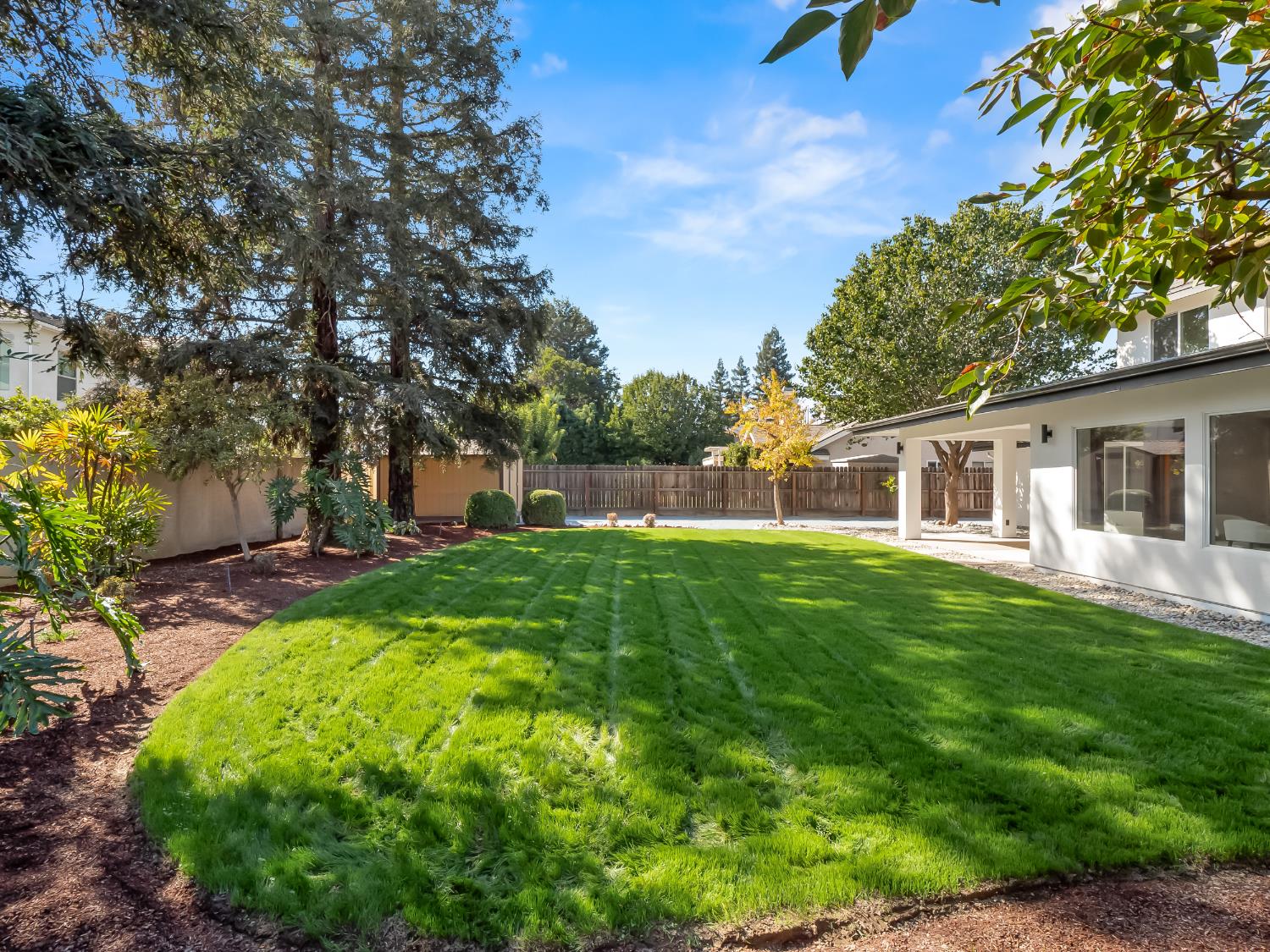 528 W Birch Ave, Clovis, CA 93611