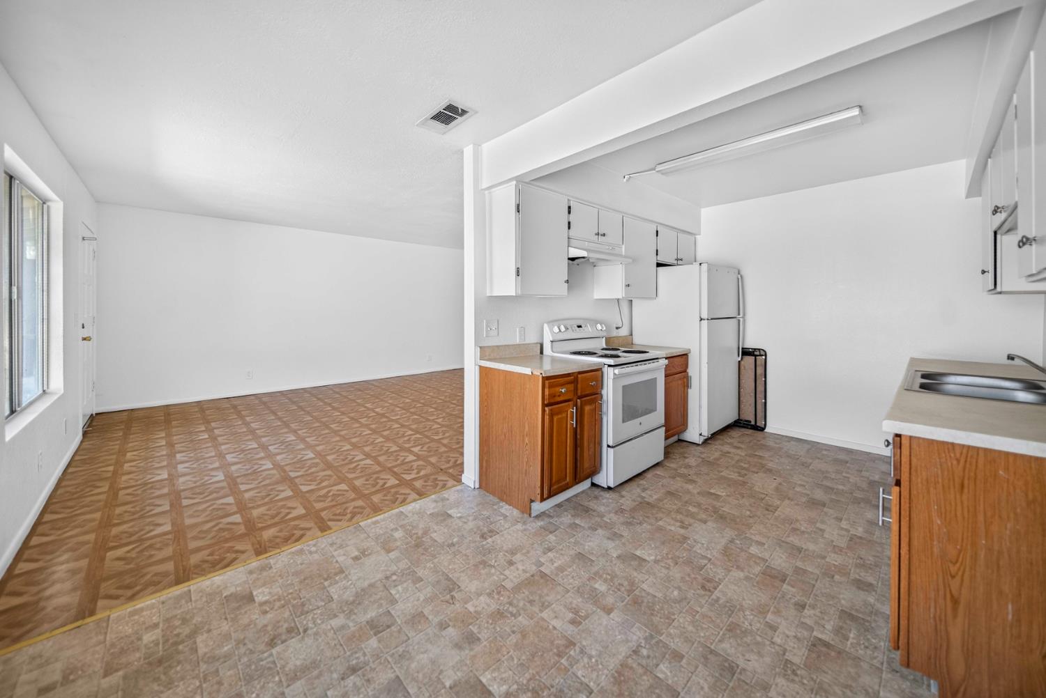 657 W Parlier Ave #130, Reedley, CA 93654
