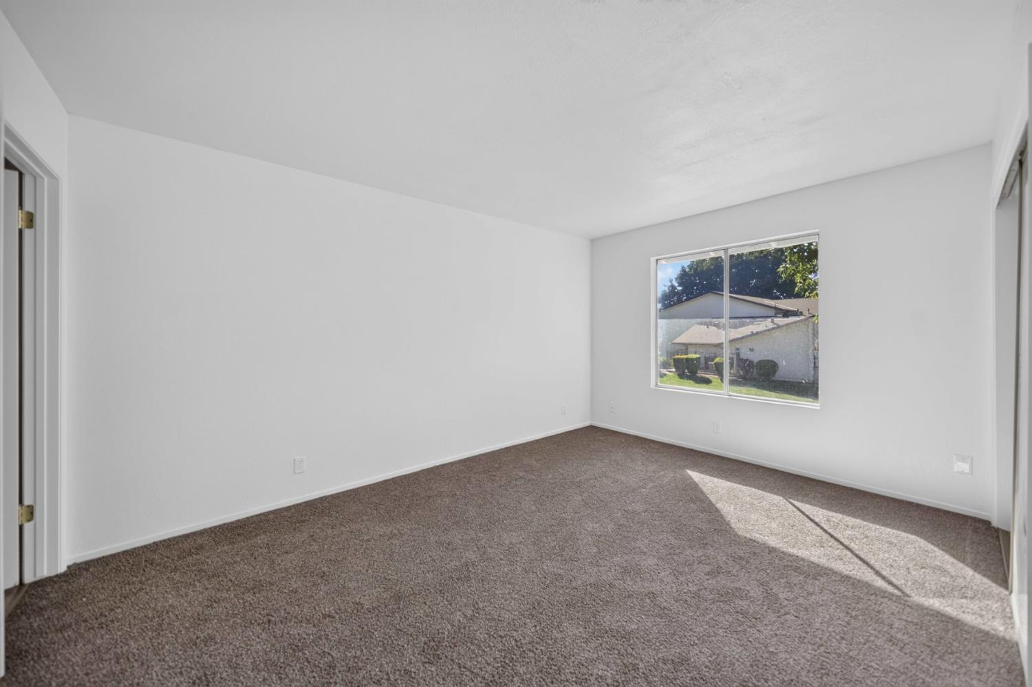 657 W Parlier Ave #130, Reedley, CA 93654
