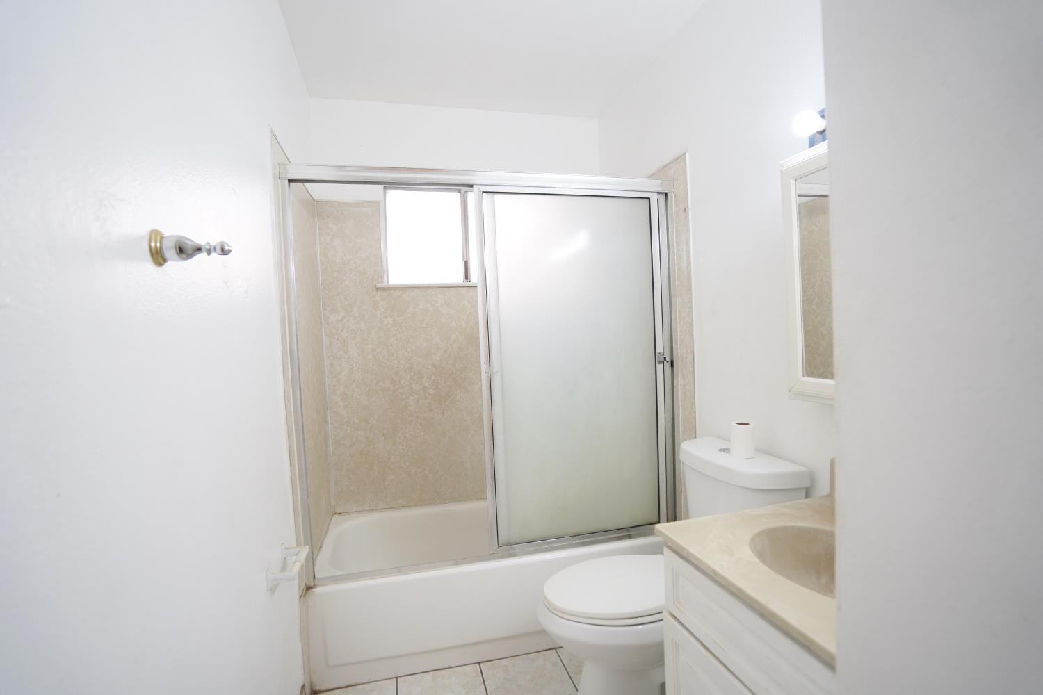 1544 W Eden Ave, Fresno, CA 93706