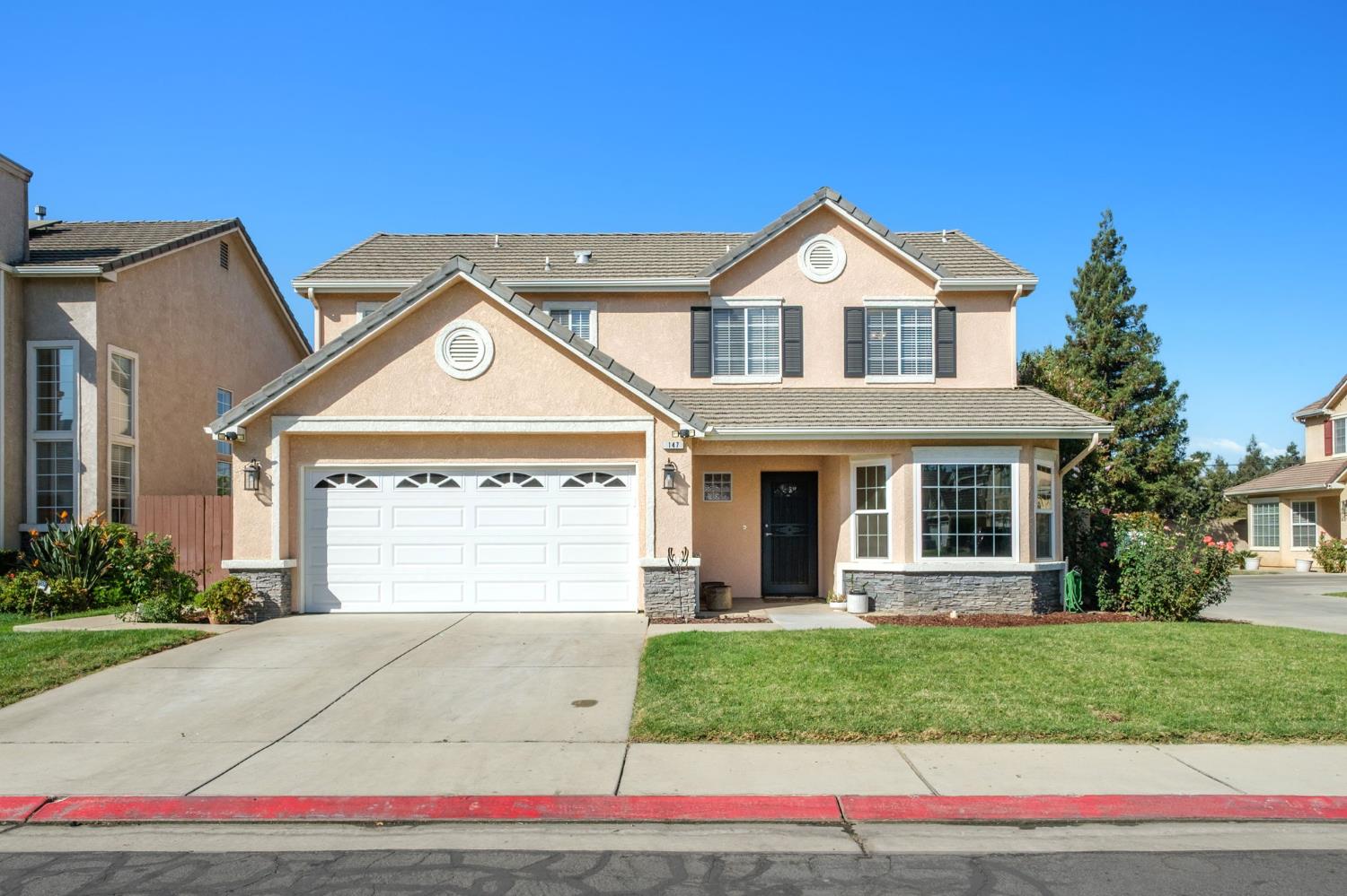 147 Santa Monica Ave, Sanger, CA 93657