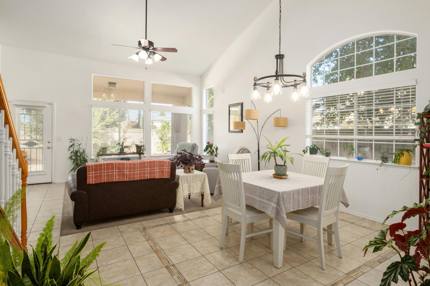 147 Santa Monica Ave, Sanger, CA 93657