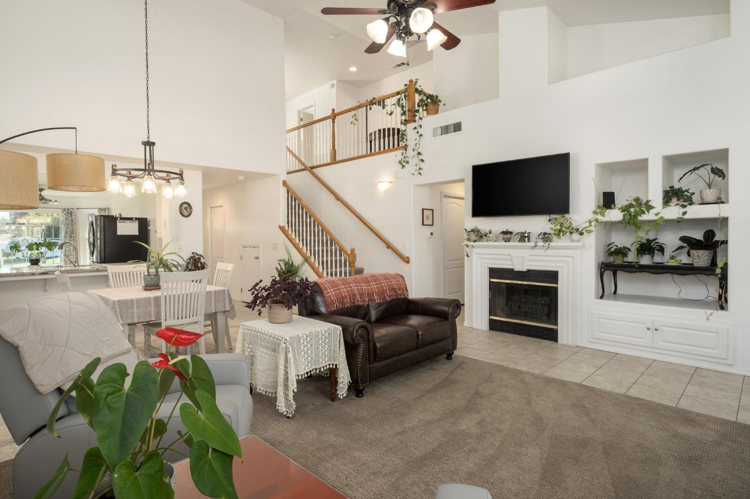 147 Santa Monica Ave, Sanger, CA 93657