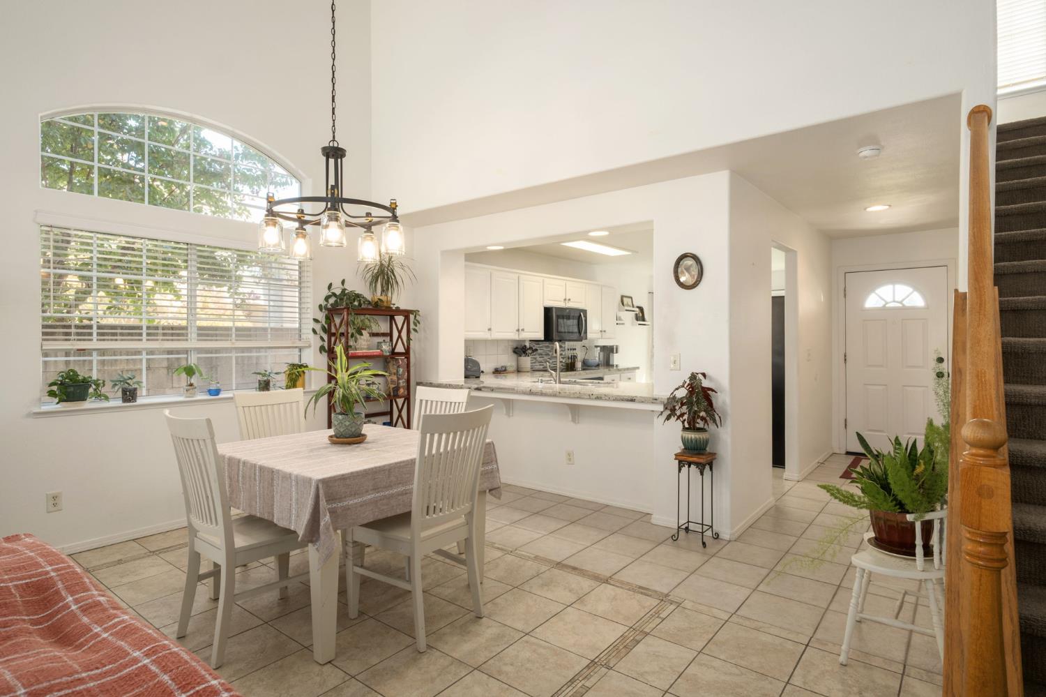 147 Santa Monica Ave, Sanger, CA 93657