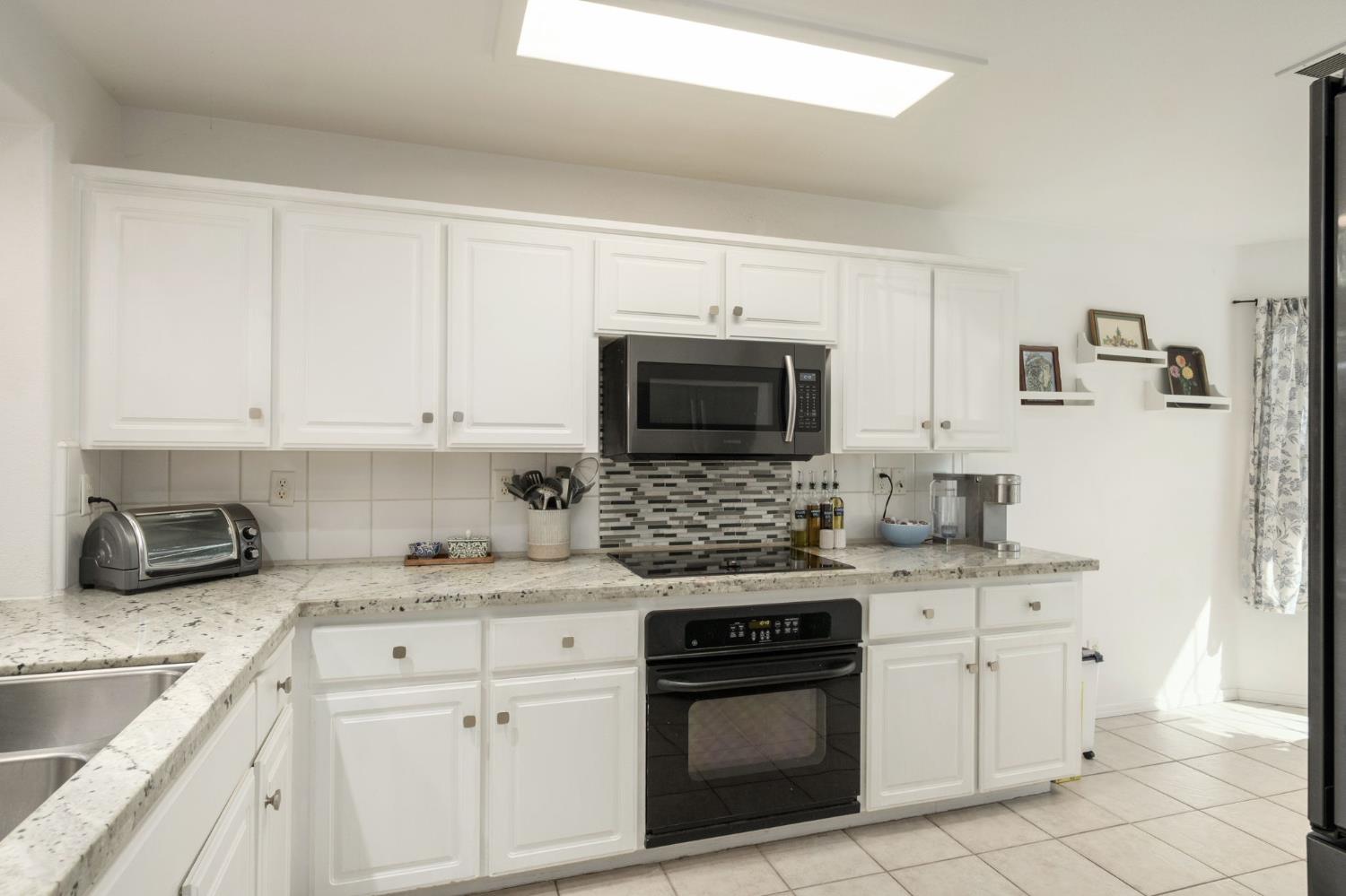 147 Santa Monica Ave, Sanger, CA 93657