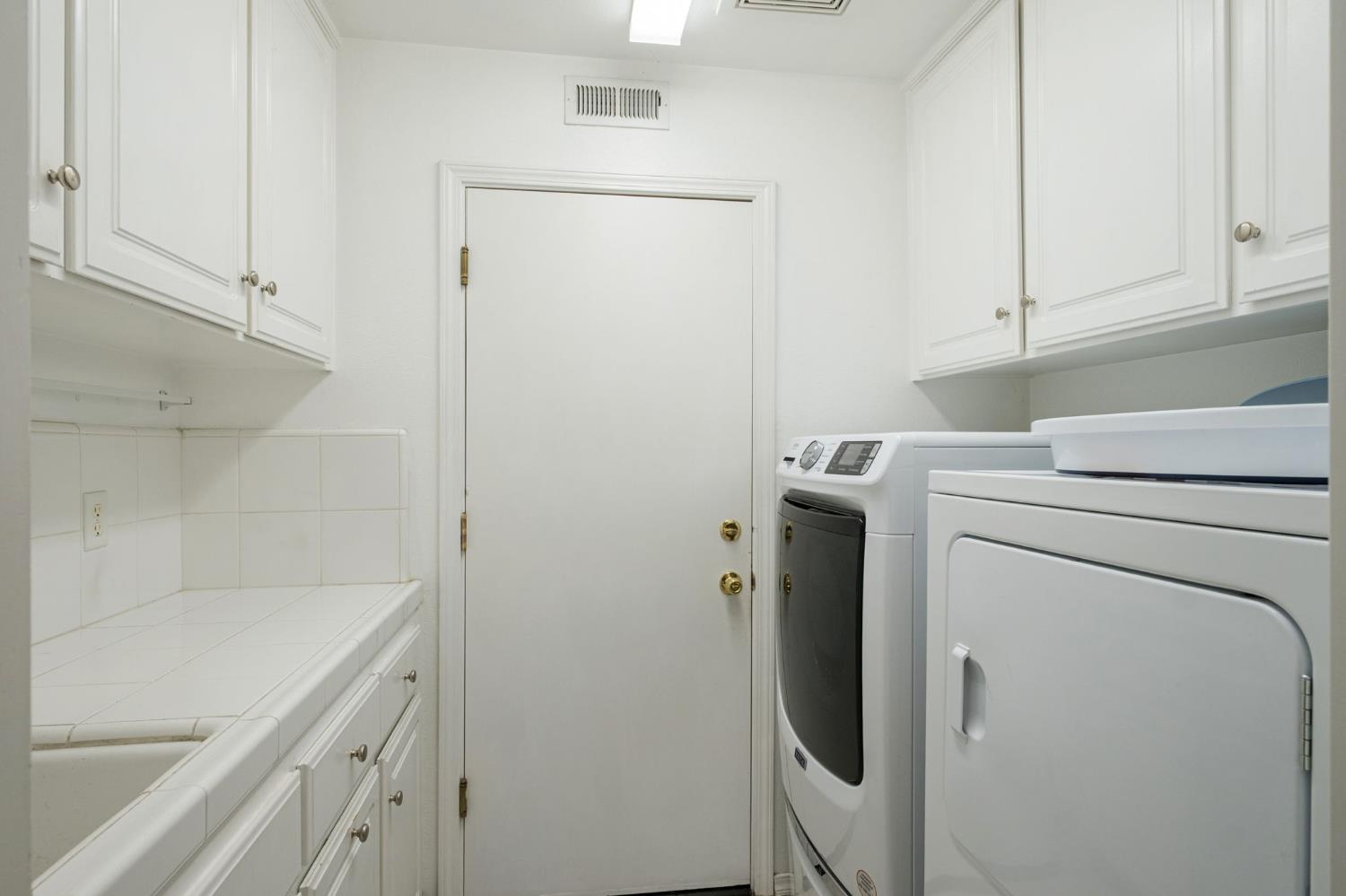 147 Santa Monica Ave, Sanger, CA 93657