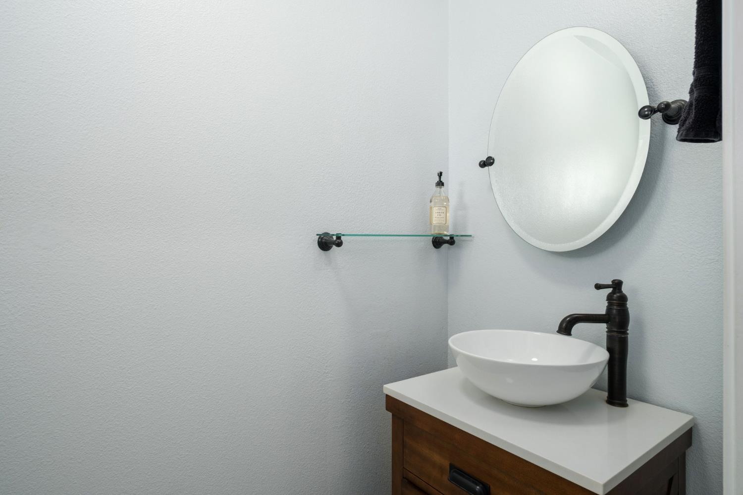 147 Santa Monica Ave, Sanger, CA 93657