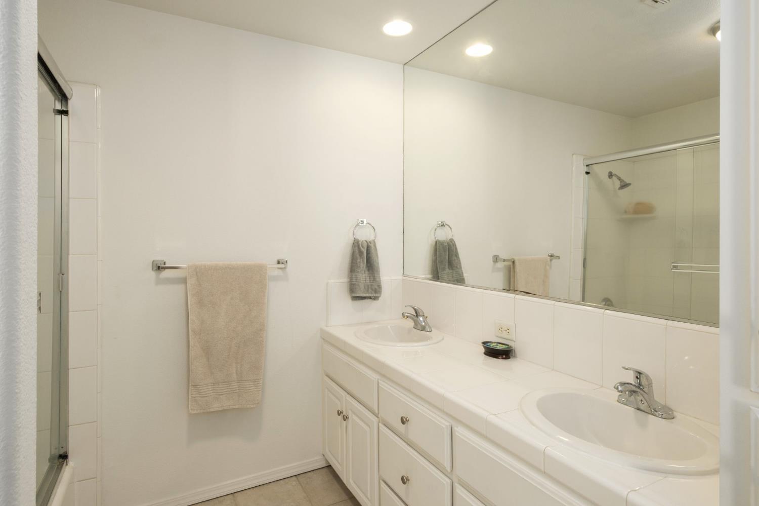 147 Santa Monica Ave, Sanger, CA 93657