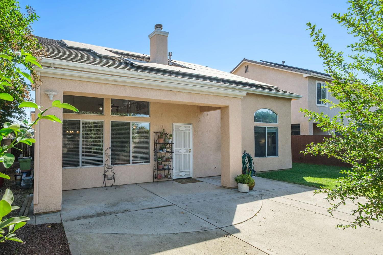147 Santa Monica Ave, Sanger, CA 93657