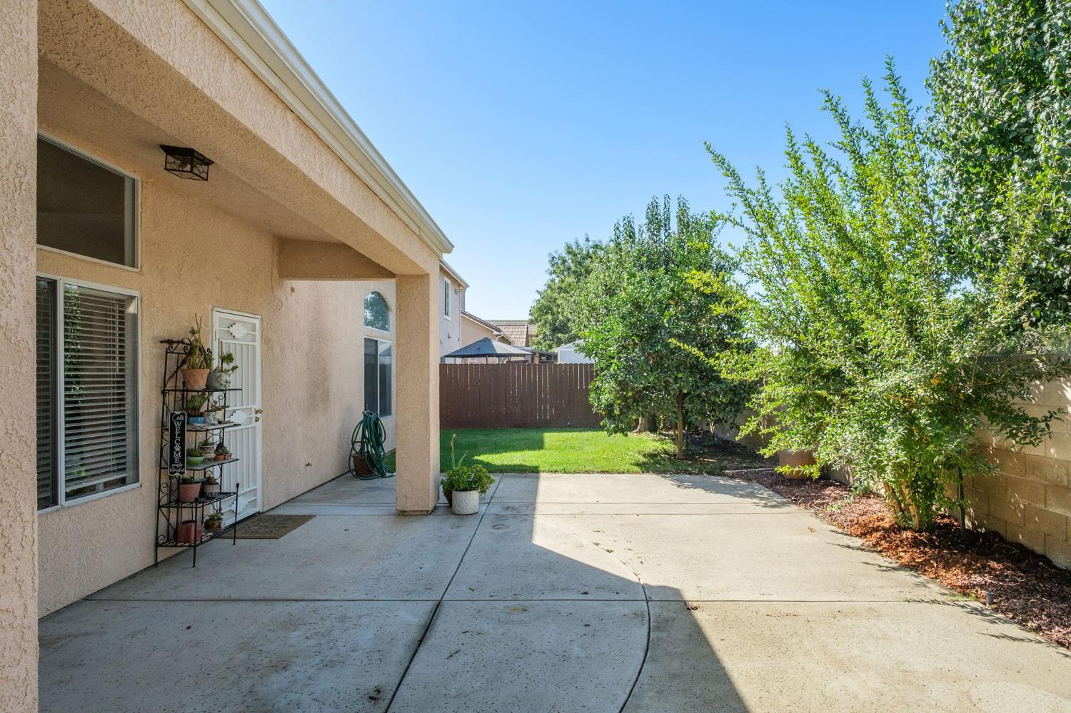 147 Santa Monica Ave, Sanger, CA 93657