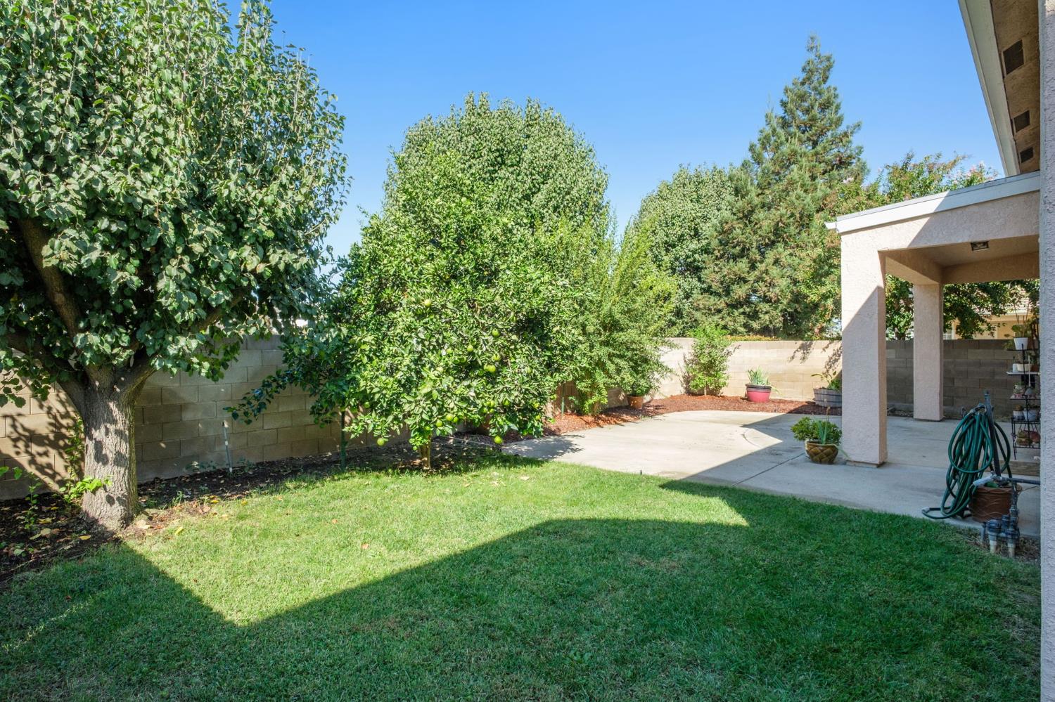 147 Santa Monica Ave, Sanger, CA 93657