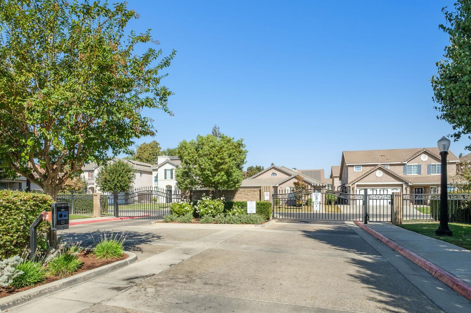 147 Santa Monica Ave, Sanger, CA 93657