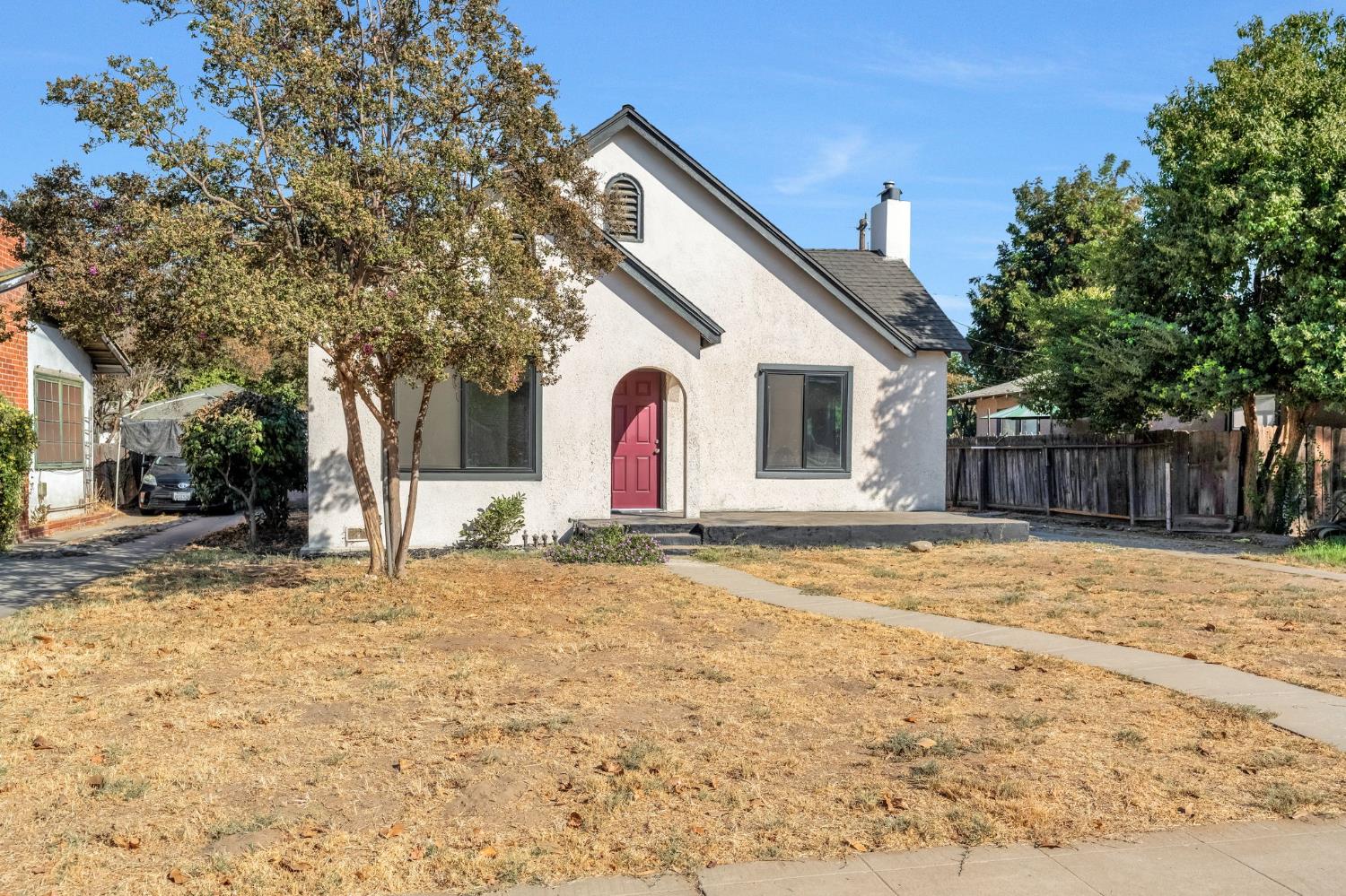 1264 N Vagedes, Fresno, CA 93728