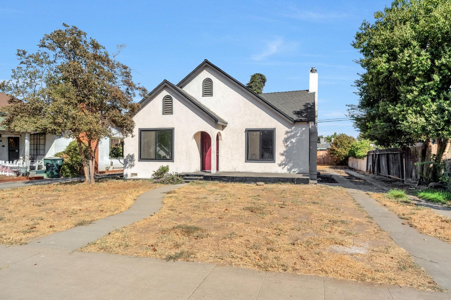 1264 N Vagedes, Fresno, CA 93728