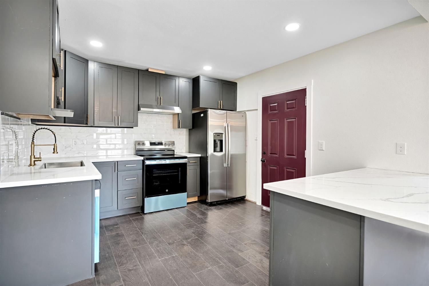 1264 N Vagedes, Fresno, CA 93728