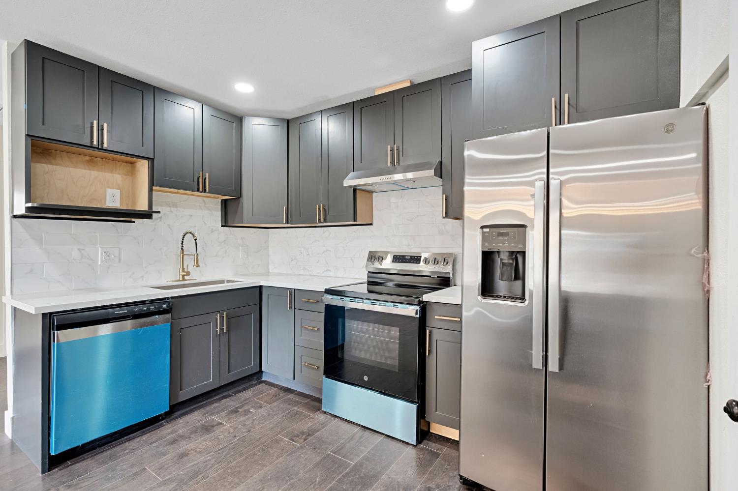 1264 N Vagedes, Fresno, CA 93728