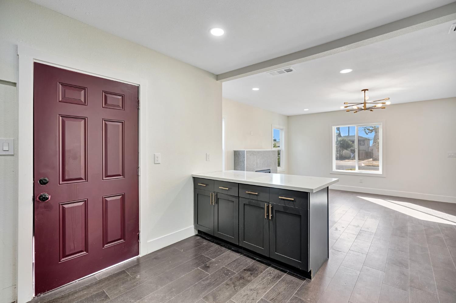 1264 N Vagedes, Fresno, CA 93728