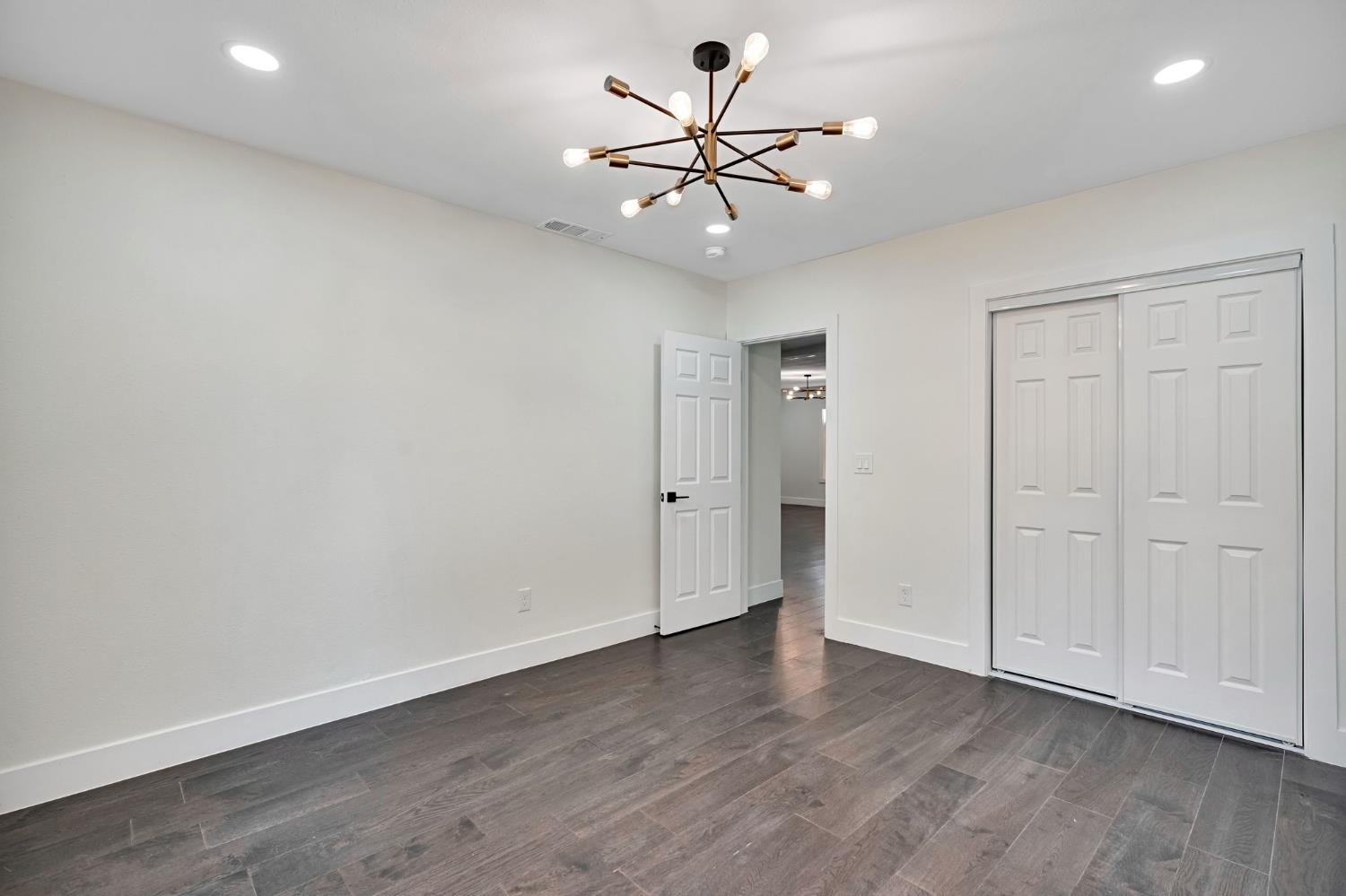 1264 N Vagedes, Fresno, CA 93728