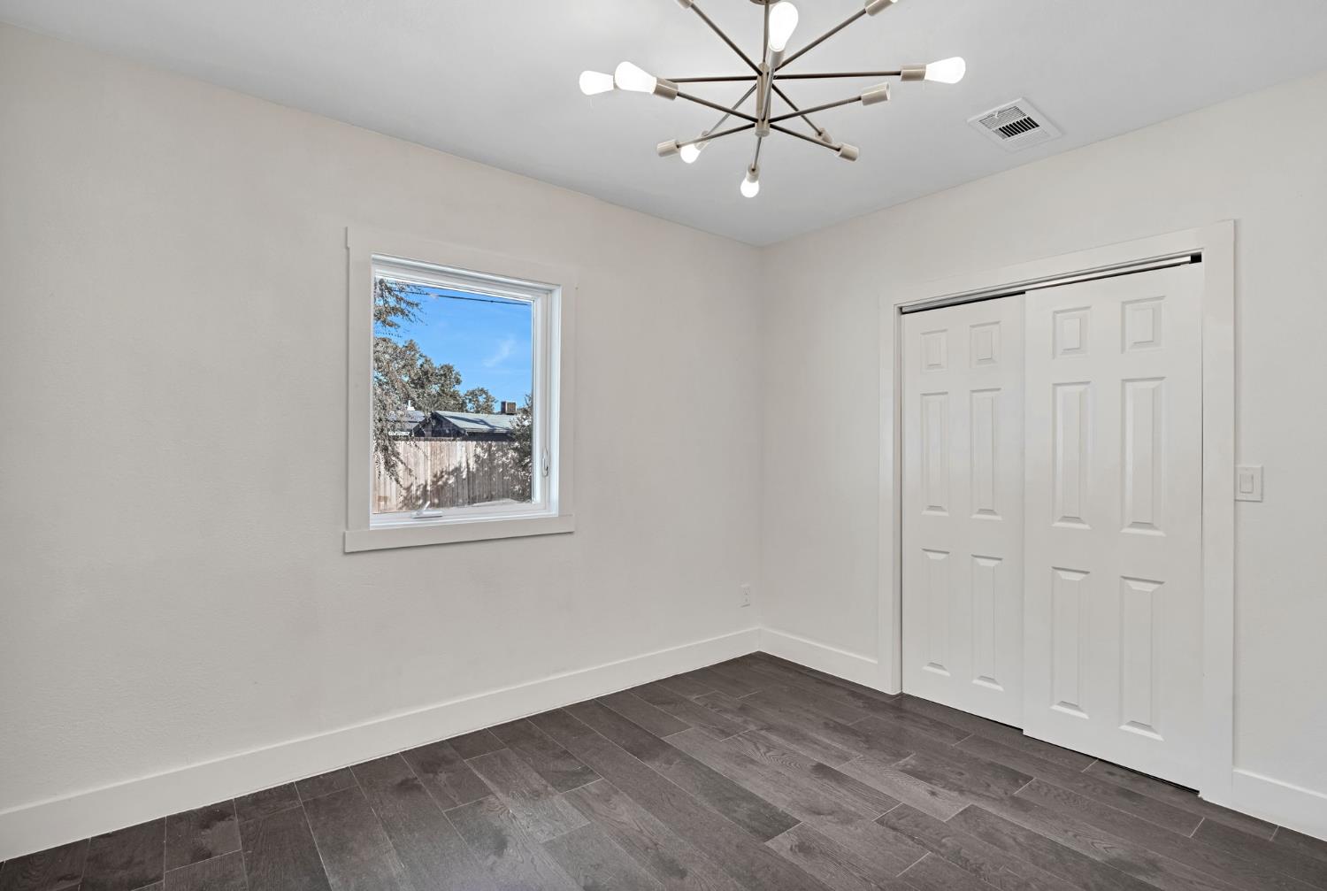 1264 N Vagedes, Fresno, CA 93728