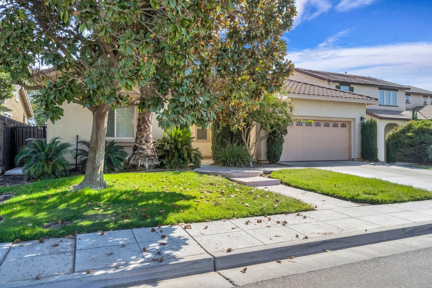 277 San Gabriel Dr, Madera, CA 93638