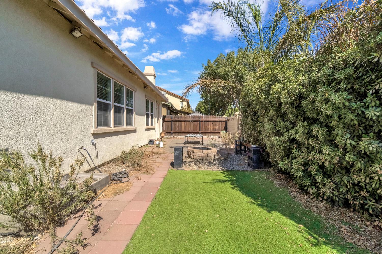277 San Gabriel Dr, Madera, CA 93638
